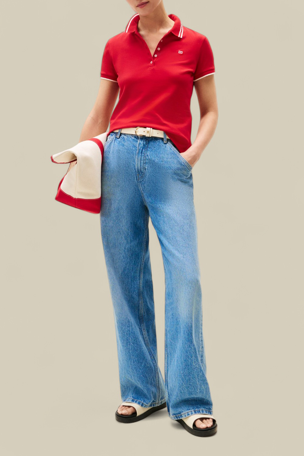 תמונת כל הלוק של מכנסי ג'ינס